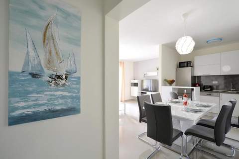 Apartment Sunshine Trogir - Three Bedroom Apartment with Balcony - Ferienunterkunft in Seget Donji (5 Personen)