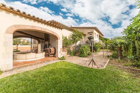 Nuria - Ferienunterkunft in L Escala (13 Personen)
