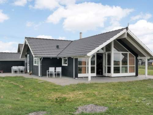 Ferienhaus Bryngeir - 100m from the sea