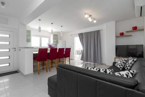 Modern Villa with Pool - Ferienunterkunft in Blato (12 Personen)