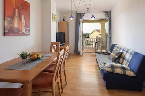 Peaceful Nature Retreat Near Krk Town with BBQ and Parking - Standard Two Bedroom Apartment - Ferienunterkunft in Krk (4 Personen)