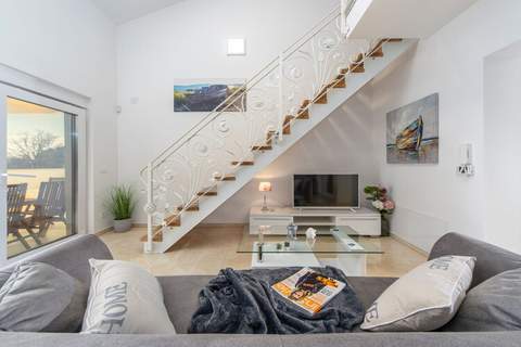 Villa Shaula 1 -  Three Bedroom House with Pool - Ferienunterkunft in Sibenik (6 Personen)