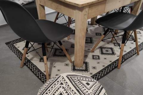 Modern Beachfront Apartments near Šibenik - Comfort Studio Apartment with Balcony and Sea View - Ferienunterkunft in Srima (3 Personen)