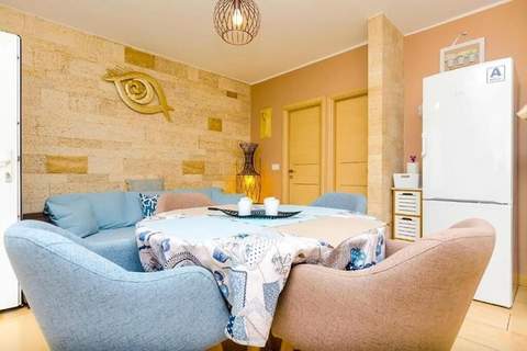 Apartments Nives - Two Bedroom Apartment (A3) - Ferienunterkunft in Okrug Gornji (6 Personen)