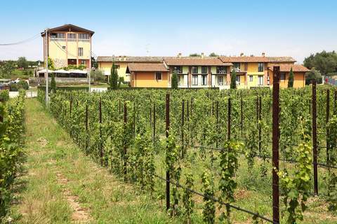 Residence La Bertoletta, Peschiera-trilo - Ferienunterkunft in Peschiera