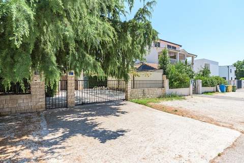 Villa Gigi - Ferienunterkunft in Porec (10 Personen)
