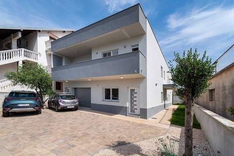 Apartment Blagdan 1 - Ferienunterkunft in Zadar (4 Personen)