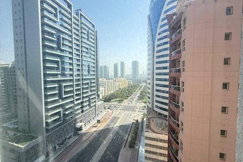 Luxury Spacious Studio Apartment in JVC Bazr - Ferienunterkunft in Dubai (2 Personen)