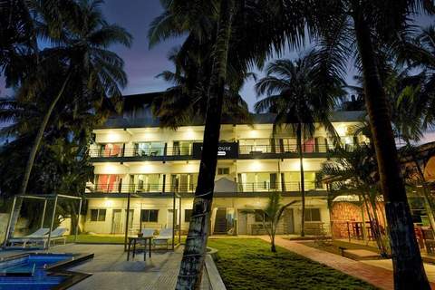 Townhouse Morjim Beach North Goa Formerly Bay Breeze Hotels & Resorts - Ferienunterkunft in Goa (2 Personen)
