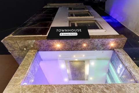 Townhouse Oak New Delhi Central Railway Junction Formerly Uppal International - Ferienunterkunft in Delhi (2 Personen)