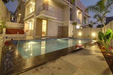 The Infinity Pool Villas Hotel Baga Beach Goa 5BHK - Ferienunterkunft in Goa (10 Personen)