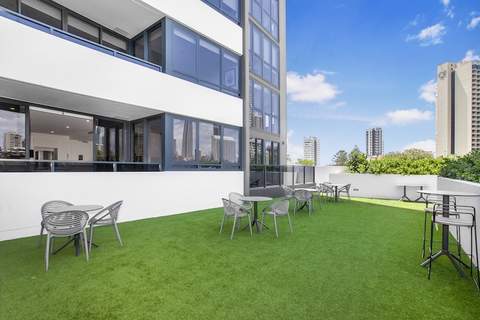 Sun Drenched Apartment in the Heart of Surfers - Ferienunterkunft in Surfers Paradise (2 Personen)