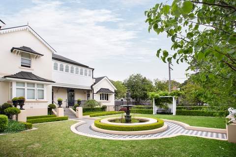 Stunning Studio with Alfresco Terrace near Trains - Ferienunterkunft in Lewisham (2 Personen)