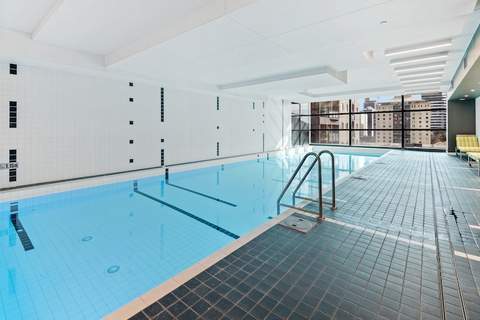 Central Entertainer with Panoramic City Views - Ferienunterkunft in Melbourne (4 Personen)