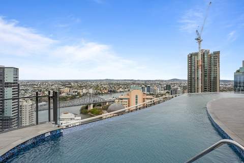 Cosy 1-Bed with River Views, Pool, Gym & BBQ - Ferienunterkunft in Brisbane City (2 Personen)