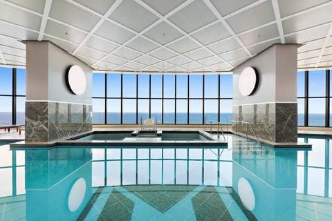 Luxe Oceanfront 1-Bed High Rise with Pool & Gym - Ferienunterkunft in Surfers Paradise (2 Personen)