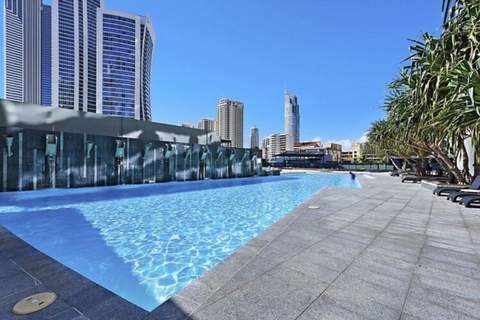 Circle on Cavill Luxe 2-Bed with Views & Pool - Ferienunterkunft in Surfers Paradise (4 Personen)