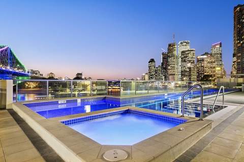 Stylish Brisbane City Stay with BBQ, Pool & Gym - Ferienunterkunft in Brisbane City (4 Personen)