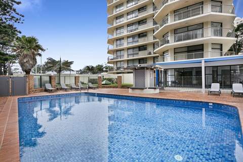 Beachfront Stylish Apartment with Ocean Views - Ferienunterkunft in Surfers Paradise (4 Personen)
