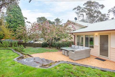 Stunning Katoomba Home with Lush Garden&Playground - Ferienunterkunft in Katoomba (6 Personen)
