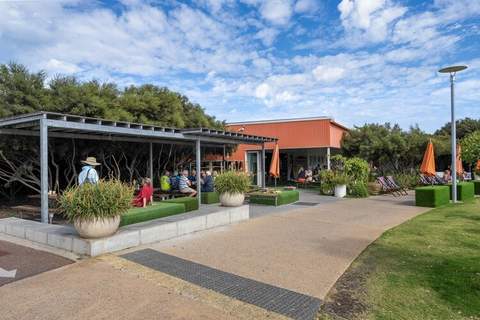 Charming 1-Bed with Rooftop Access & Parking - Ferienunterkunft in North Fremantle (3 Personen)