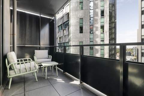 Sleek Southbank 2-Bed Apartment with Balcony Views - Ferienunterkunft in Southbank (4 Personen)