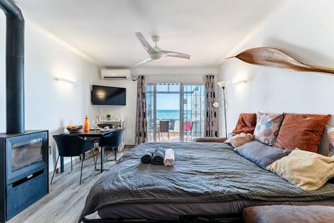 CT 401 - Faro's Beachfront Apartment in Calahonda - Ferienunterkunft in Malaga (4 Personen)