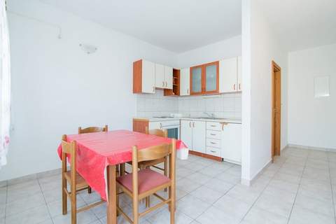 Apartments Neva- Standard Two Bedroom Apartment with Terrace and Sea View (4Z) - Ferienunterkunft in Selca (4 Personen)