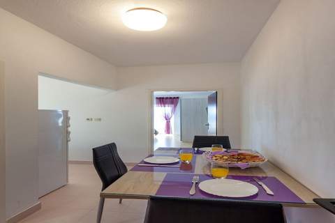 Apartments Nena (ST) - One Bedroom Apartment with Balcony and Sea View (A1) - Ferienunterkunft in Pisak (3 Personen)