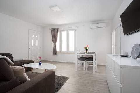 Serious Job Apartment - One Bedroom Apartment with Shared Terrace (veći) - Ferienunterkunft in Dubrovnik (3 Personen)