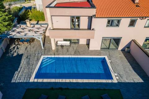 Villa Nika - Ferienunterkunft in Valbandon (10 Personen)