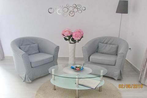 Villa Mirosa-Comfort Triple Room with Balcony and Sea View ( 6 ) - Ferienunterkunft in Saplunara (3 Personen)