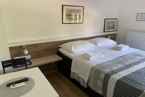 Guesthouse Family Bosnic - Double Room with Balcony - 5 - Ferienunterkunft in Plitvicka Jezera (2 Personen)