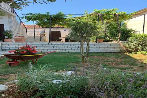 Dorina - Ferienunterkunft in Pula (3 Personen)