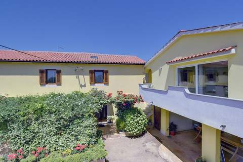 Apartment Martina - Ferienunterkunft in Valtura (5 Personen)