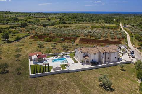Villa Paradiso - Ferienunterkunft in Rovinjsko selo (8 Personen)