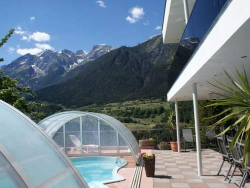 Ferienhaus Komfortables Ferienhaus in Landeck mit Pool