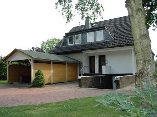 Ferienhaus mit Indoorpool, Garten und Partyraum