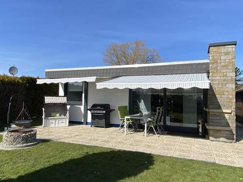 Ferienhaus Freistehendes Ferienhaus in Tossens mit Terrasse