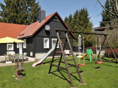 Ferienhaus mit Spielplatz, Garten und Fernsicht