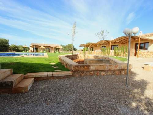 Ferienwohnung in Campos mit Terrasse und Garten