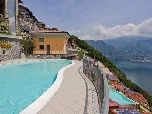 Ferienwohnung Beatrice - Haus mit Pool und Terrasse am Iseosee