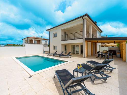 Ferienhaus 4 Schlafzimmer, 3 Badezimmer, Küche, Wohnzimmer, privater Pool, Grill