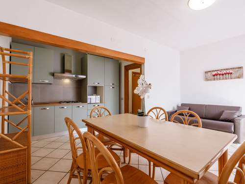 Ferienwohnung Dreizimmerwohnung in Villa eine Ebene