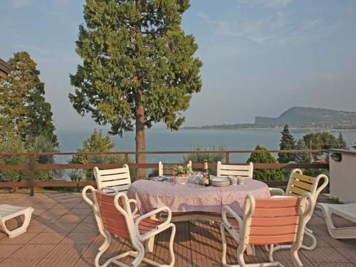 Ferienwohnung Appartement in Villaggio Sanghen mit Garten, Terrasse und gemeinsamem Pool