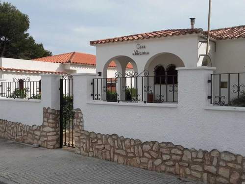 Ferienhaus Geräumiges, strandnahes Ferienhaus mit Garten