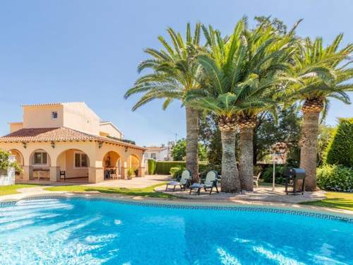 Ferienhaus Haus mit privatem Pool, Garten und privatem Parkplatz