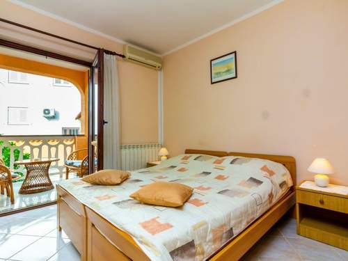 Ferienwohnung Appartement in Fažana mit Möbliertem Balkon