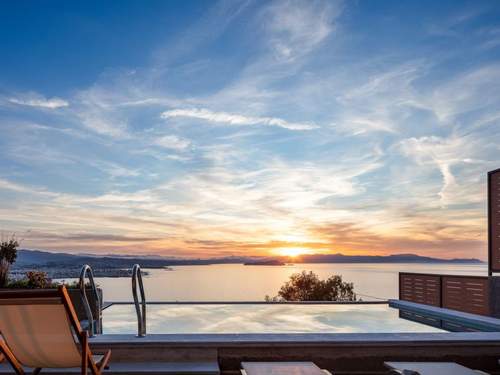 Ferienhaus Omnia Villa 1-''Beheizter'' Pool und atemberaubender Meerblick