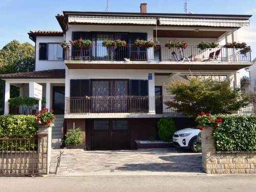 Ferienwohnung Große Wohnung in Umag mit Terrasse und Grill